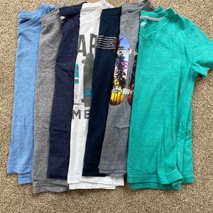 Boys size 6 Old Navy T-Shirts